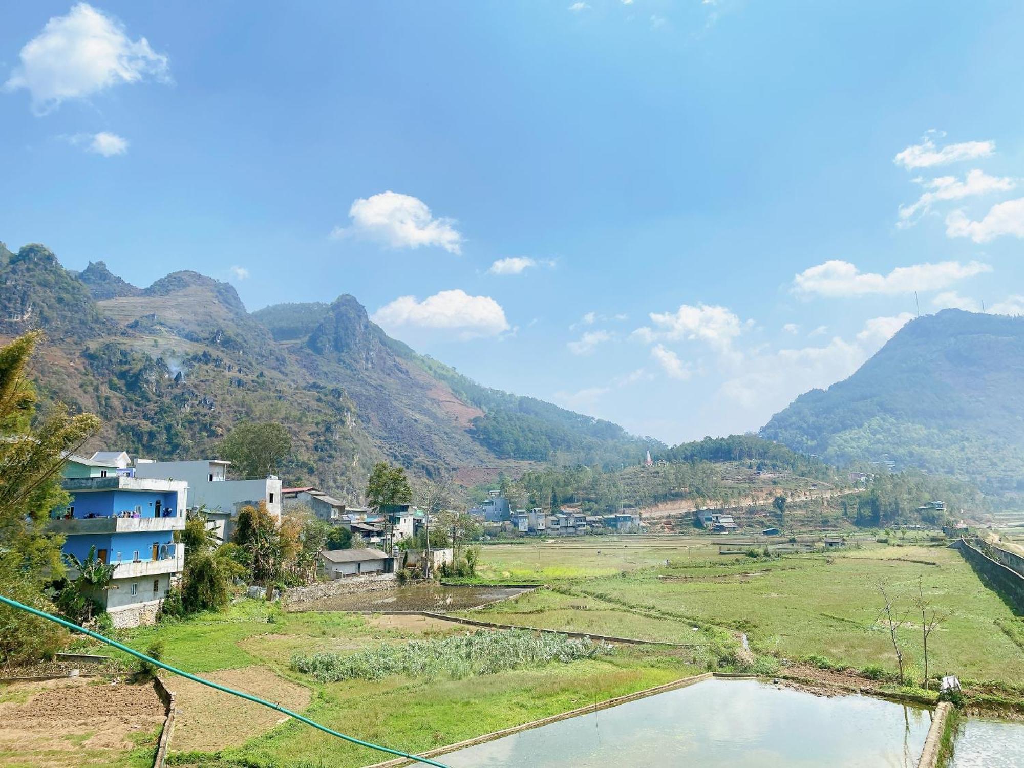 Homestay Hong Anh Dong Van  Zewnętrze zdjęcie